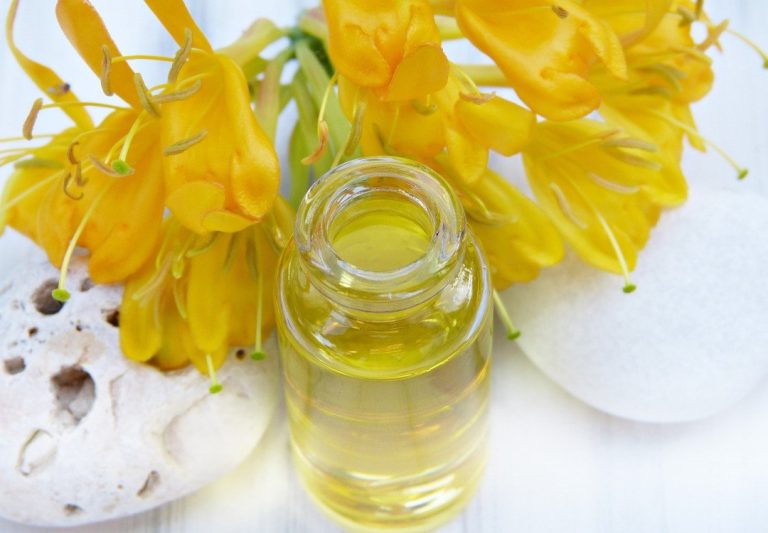 Anti-wrinkle jojoba oil for face