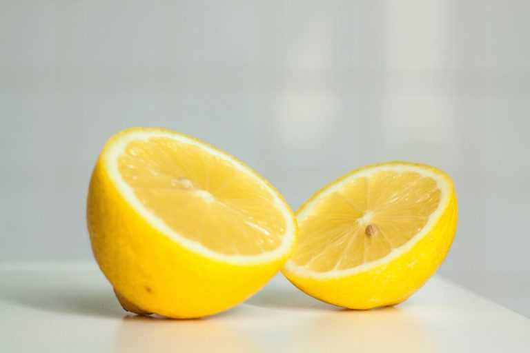 Lemon body scrub: 2 Recipes