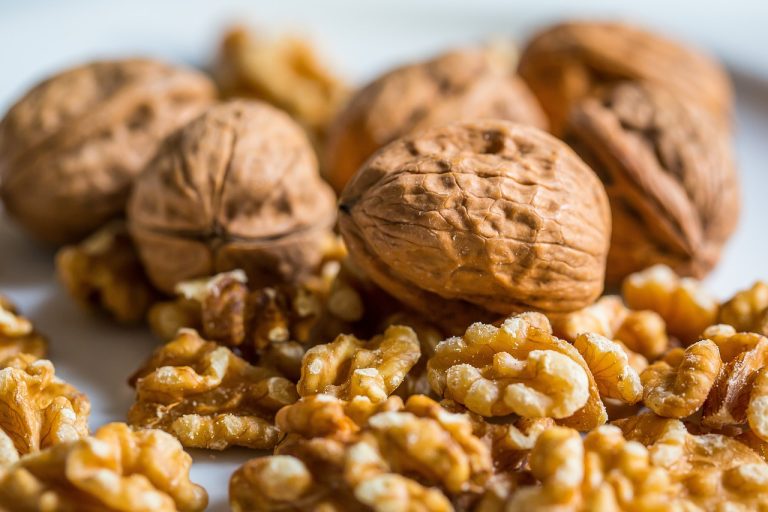 Greek Nuts: Beautifying 6 Cosmetics DIY for Skin and Hair